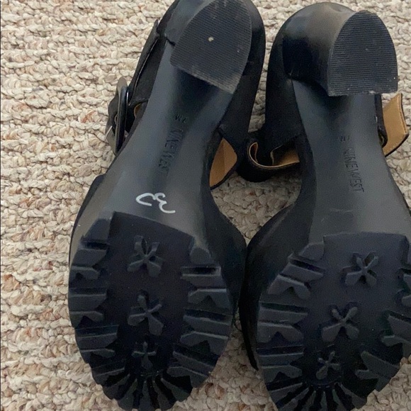 Black, suede heels. - Picture 3 of 4